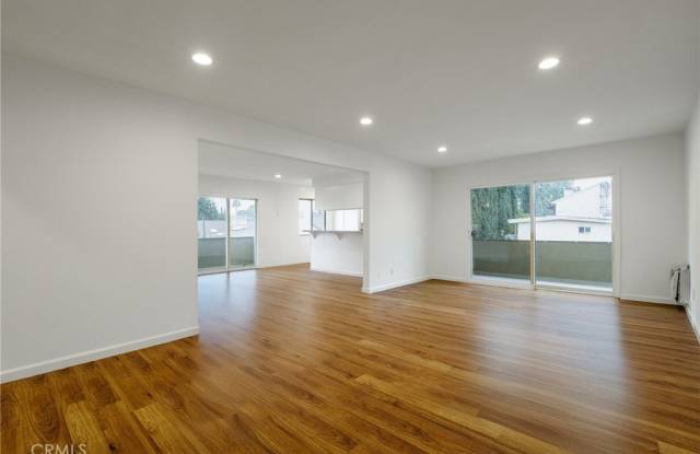 6140 Whitsett Avenue