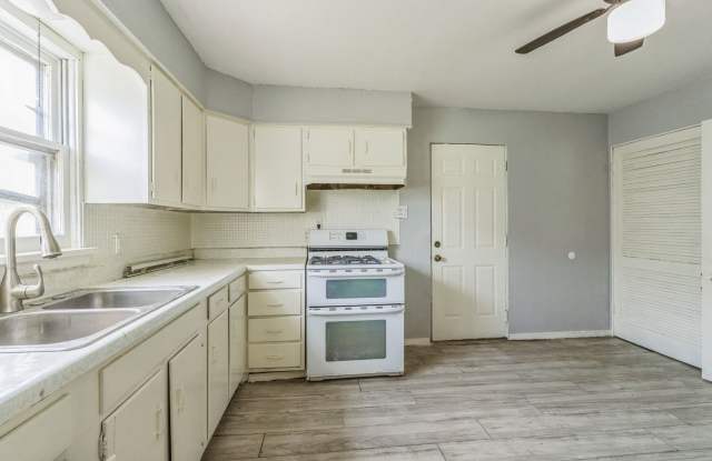 LIMITED TIME**NO APPLICATION FEE**1/2 OFF DEPOSIT**