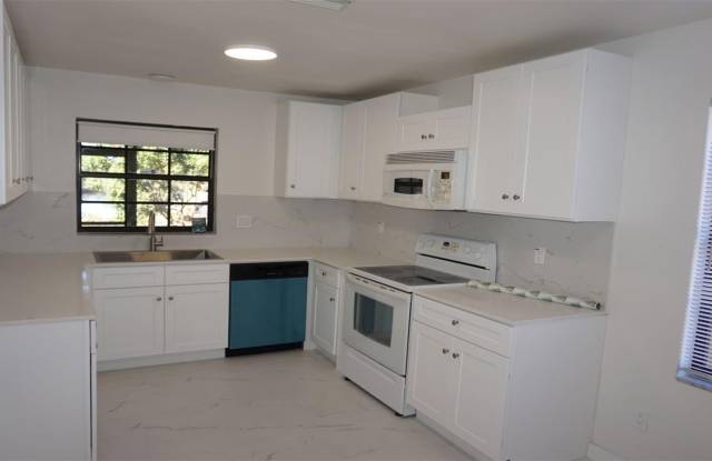 6139 CEDARBROOK DRIVE N