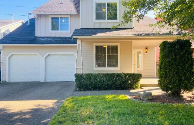 Enormous 4 Bed 2.5Bath + Bonus Room Great Lacey Neighborhood