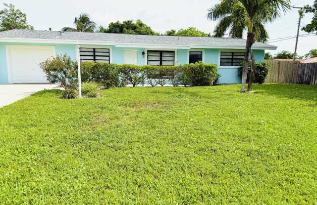 477 NE 35th Street