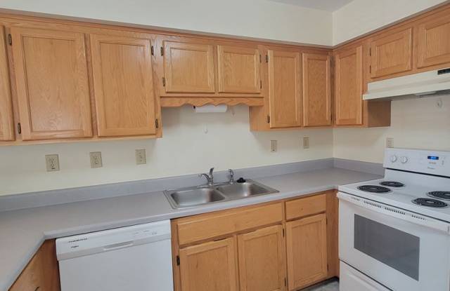 3 bedroom, 2 bathroom townhouse in Western Branch