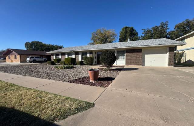 Photo of 2000 S. Richardson