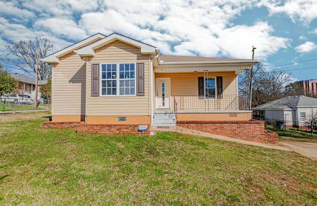 Price Improvement! Great 3 Bedroom 2 Bathroom Home Near Downtown Greenville! photos photos