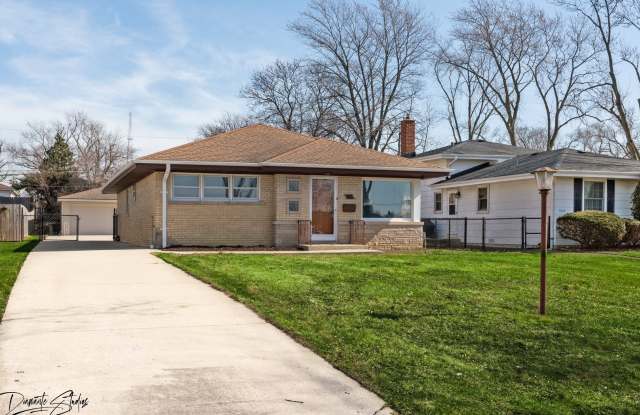 965 S Cedar Avenue - 965 South Cedar Avenue, Elmhurst, IL 60126