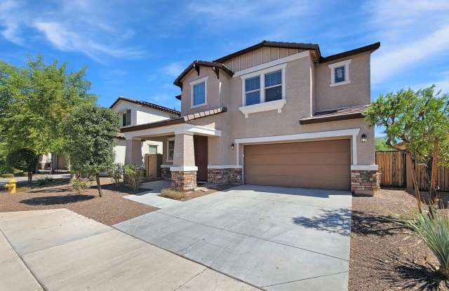 SOLAR! Newer flooring and a gorgeous kitchen in Sienna Hills!