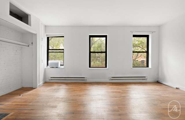 Photo of 348 West 21st Street