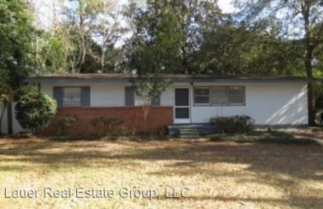 323 Meadowbrook Ct - 323 Meadowbrook Ln, Tallahassee, FL 32304