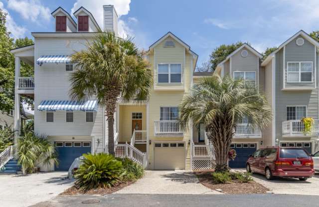 Lovely Townhome Available In Yacht Cove