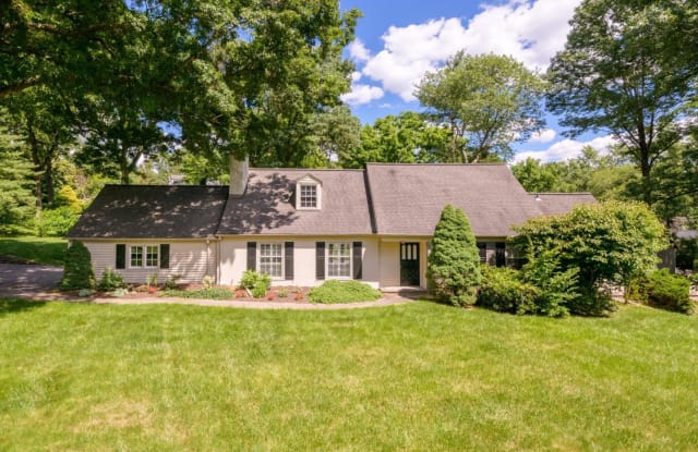 100 PINE TREE ROAD - 100 Pine Tree Rd, Delaware County, PA 19087