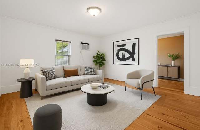 Photo of 1721 SW 21st Ter