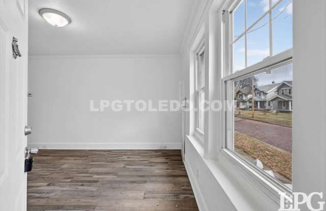 Photo of 1732 Arlington Ave