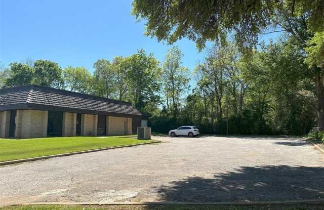 901 N Mallard Street