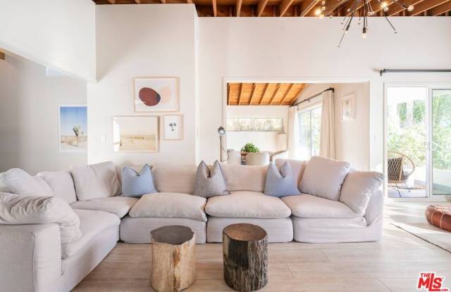 21555 Pacific Coast Hwy