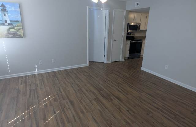 2005 Greens Boulevard - C-107