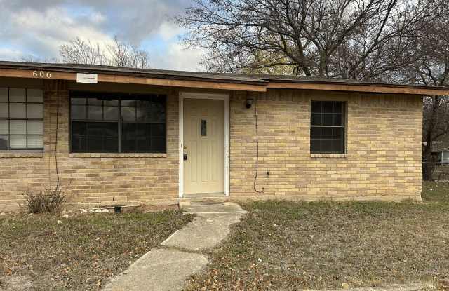 606 Westview Cir, Unit B, Copperas Cove, TX