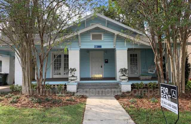 817 College Ave