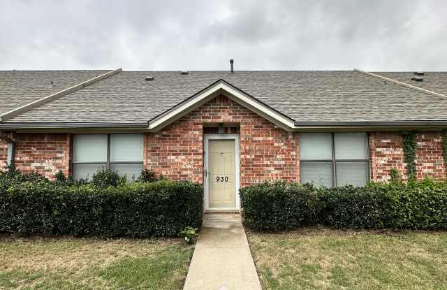 928 Austin Court