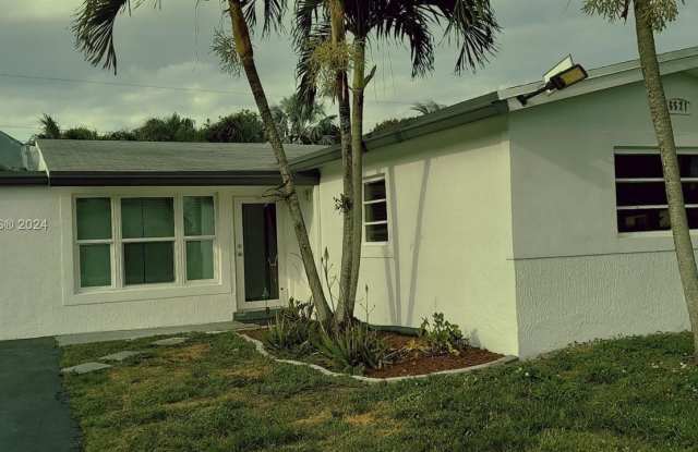 6521 Scott St - 6521 Scott Street, Hollywood, FL 33024