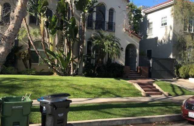 229 S Orange Drive