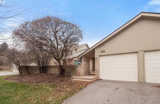 4109 FOXPOINTE Drive - 4109 Foxpointe Drive, Oakland County, MI 48323