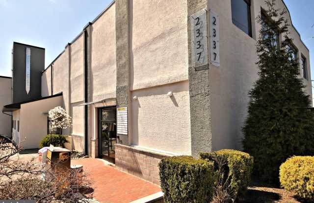 2337 PHILMONT Avenue unit: 109