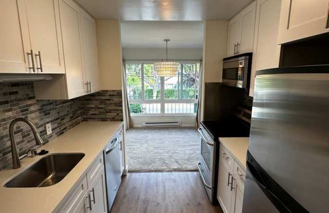 902 Peninsula Ave #214