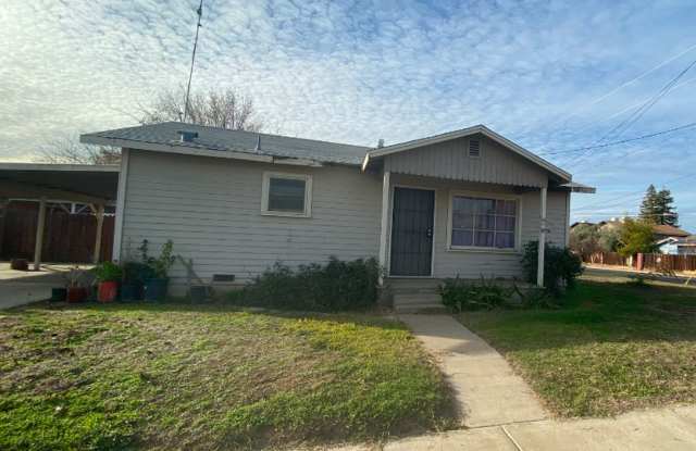 Photo of Cute home for rent in Woodlake, Ca