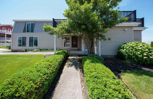 3201 Bayland Ave