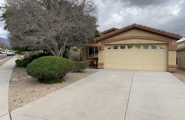 6036 N Panorama View Dr - 6036 North Panorama View Drive, Casas Adobes, AZ 85704