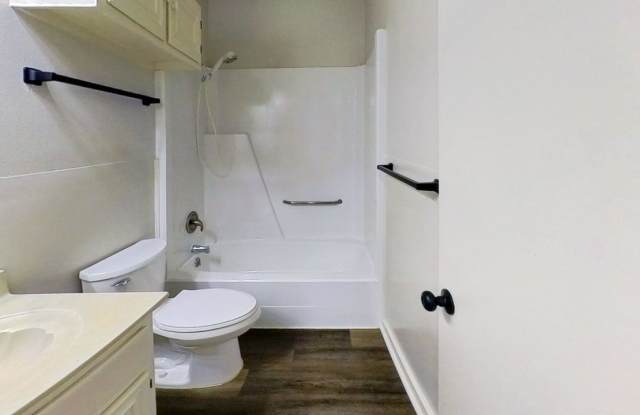 1015 Martin Luther King Dr