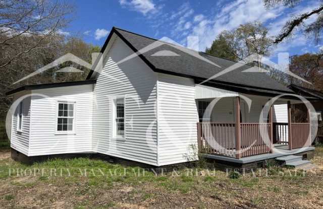 271 Poole Street - 271 Poole Street, Woodruff, SC 29388