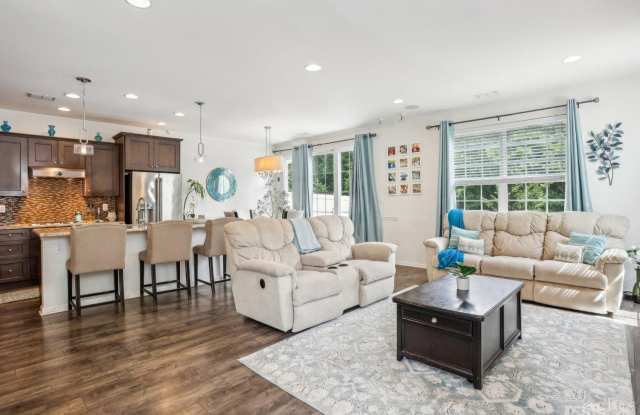 201 Manning Court