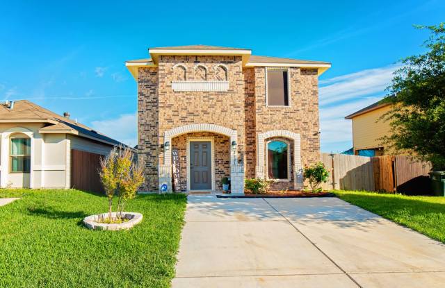 2021 Port Louisiana Dr - 2021 Port Louisiana Drive, Laredo, TX 78045