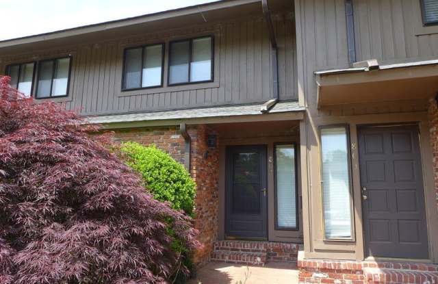 802 Oak Tree Drive