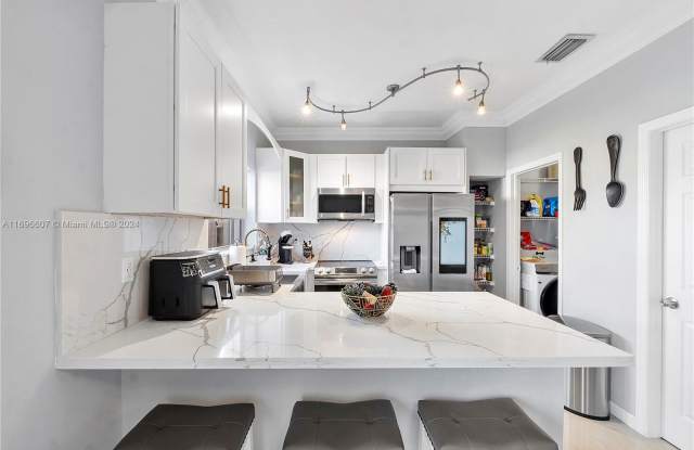 4960 Southwest 136th Avenue