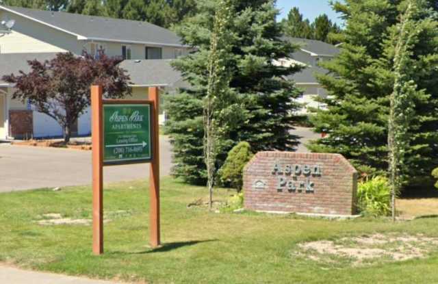 2135 Alan St.