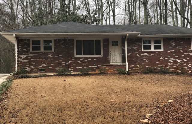 Wonderful 3 Bedroom 2 Bathroom Ranch Style Home!