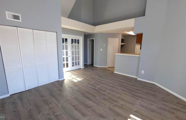 10835 AMHERST AVE #F