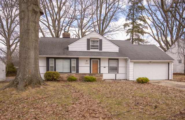 Spacious 3 bedroom/2 bath Cleveland Hts single family house!