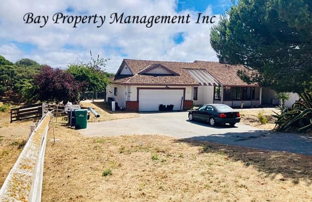 10070 Equestrian Pl - 10070 Equestrian Place, Prunedale, CA 93907