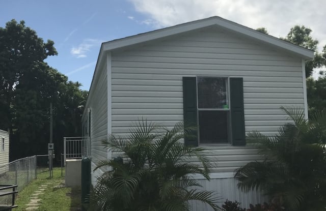 227 Stockton Street - 227 Stockton Street, Palmona Park, FL 33903