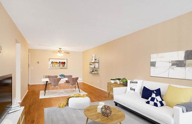 Photo of Country Club Gardens