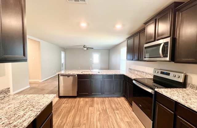 1 story home with fenced in yard in Jarrell