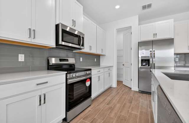 Spacious 4BR House in Palm Bay
