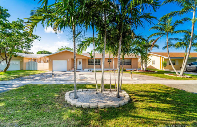 4009 Hayes St - 4009 Hayes Street, Hollywood, FL 33021