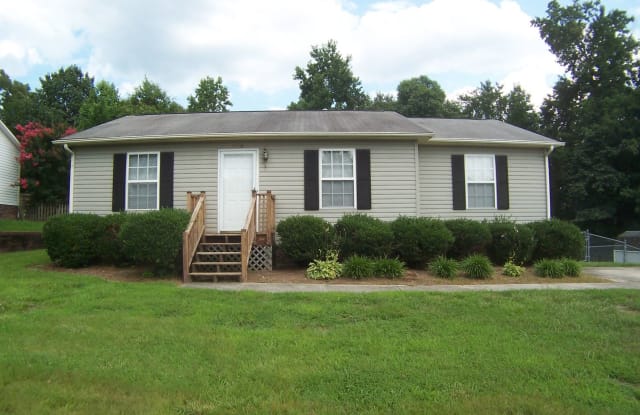 2716 Westgate Dr - 2716 Westgate Drive, High Point, NC 27265