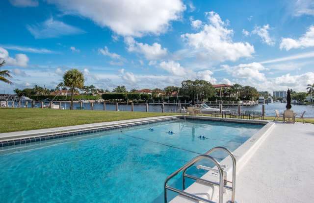 230 N Federal Highway