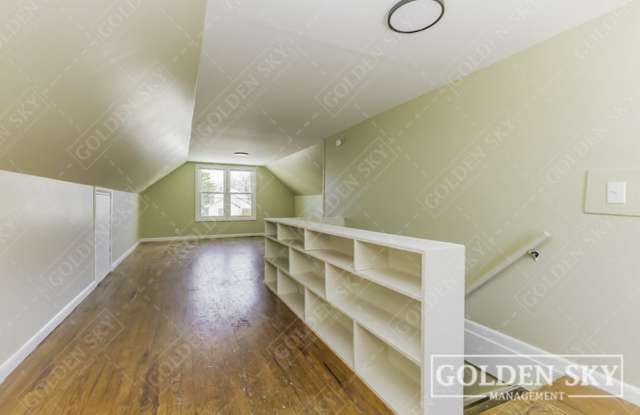 2208 South Pershing Drive