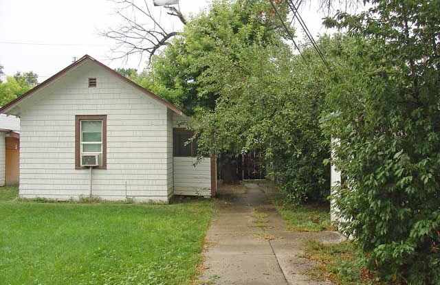 216 1/2 S 28th St.
